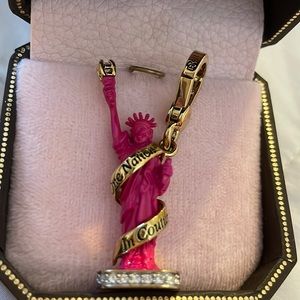 💕 JUICY COUTURE  💕 2010’ STATUE OF LIBERTY CHARM!